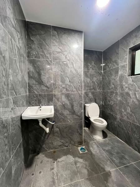 Semi-Detached House for Sale in Ulu Tiram (Johor) - Joanne Yong - Bathroom - PropertyGuru.com.my