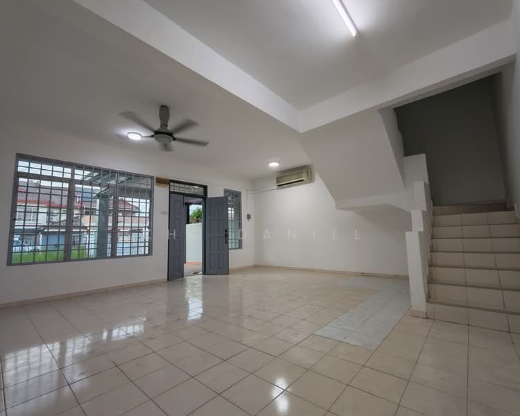 2-storey Terraced House for Sale in Bandar Bukit Tinggi 2 (Klang) - Kho Daniel - Living Room - PropertyGuru.com.my