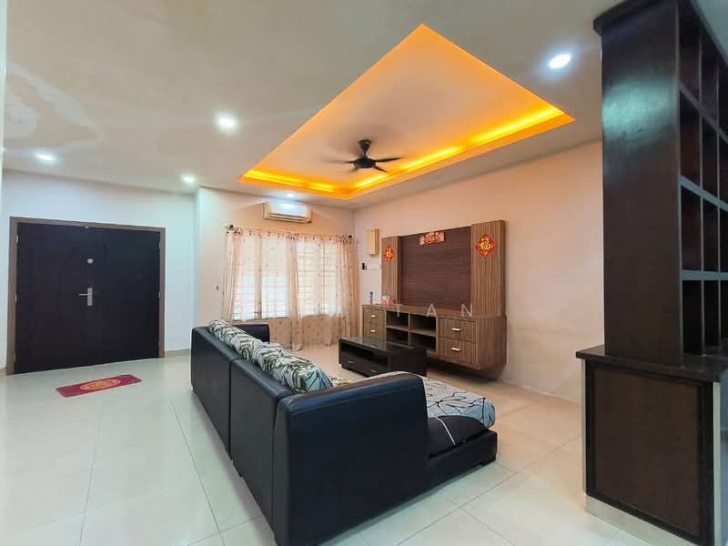 Rumah Teres 2-Tingkat untuk Dijual di Klang (Selangor) - Shue Tan - Living Room - PropertyGuru.com.my