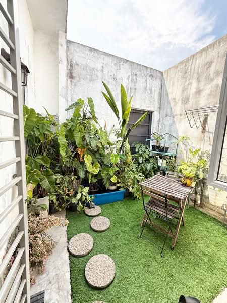 2-storey Terraced House for Sale in Saujana Utama (Selangor) - Izzaza Izzati - Garden - PropertyGuru.com.my