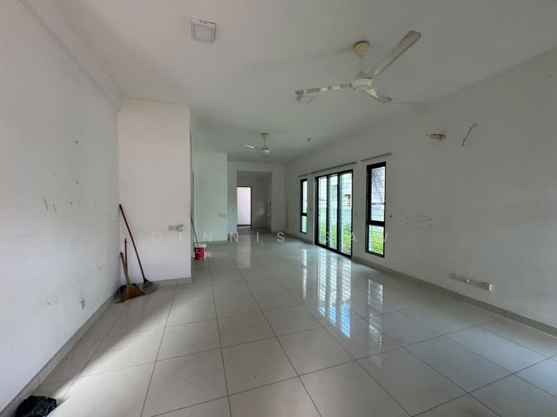 Rumah Berkembar untuk Dijual di Klang (Selangor) - Dennis Saw - Living Room - PropertyGuru.com.my