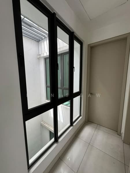 Rumah Berkembar untuk Dijual di Klang (Selangor) - Dennis Saw - Corridor - PropertyGuru.com.my