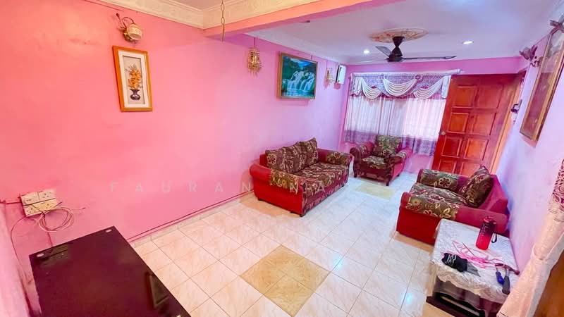 Rumah Teres 1-Tingkat untuk Dijual di Seri Kembangan (Selangor) - Fauran Nawawi - Living Room - PropertyGuru.com.my