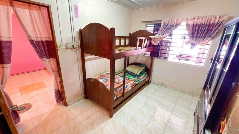 Rumah Teres 1-Tingkat untuk Dijual di Seri Kembangan (Selangor) - Fauran Nawawi - Bedroom - PropertyGuru.com.my