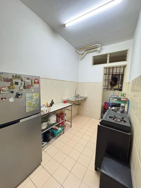 Pangsapuri untuk Dijual di Taman Seri Setanggi - JOANNE YONG - Kitchen - PropertyGuru.com.my