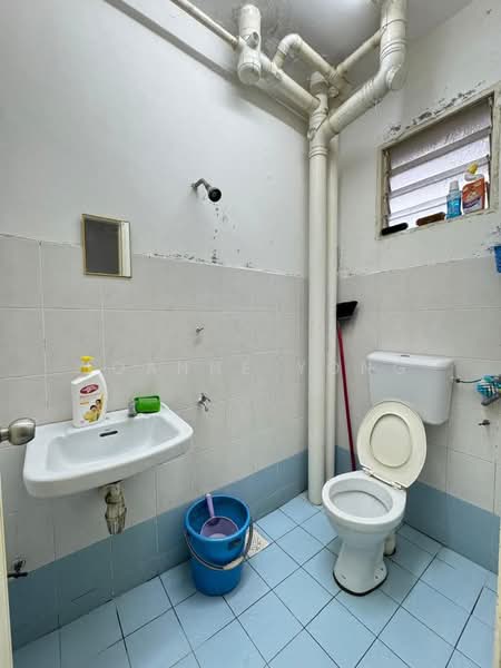 Pangsapuri untuk Dijual di Taman Seri Setanggi - JOANNE YONG - Bathroom - PropertyGuru.com.my