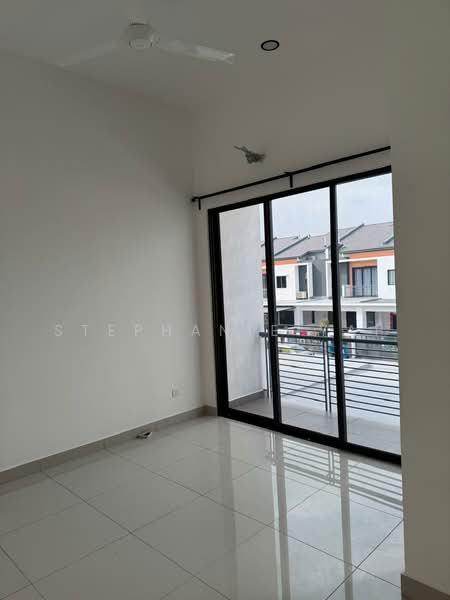 2-storey Terraced House for Sale in Telok Panglima Garang (Selangor) - Stephanie Yap - Balcony - PropertyGuru.com.my