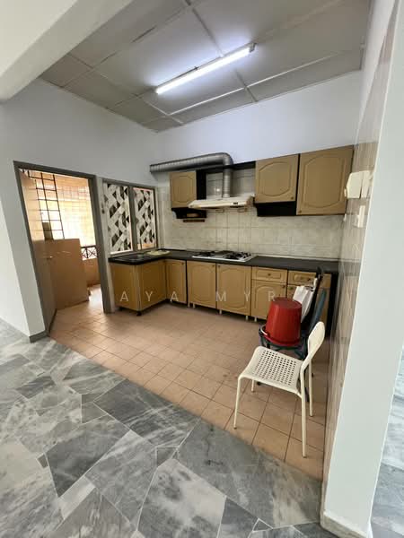 Townhouse for Sale in Seksyen 9 (Shah Alam) - Maya Myra - Kitchen - PropertyGuru.com.my