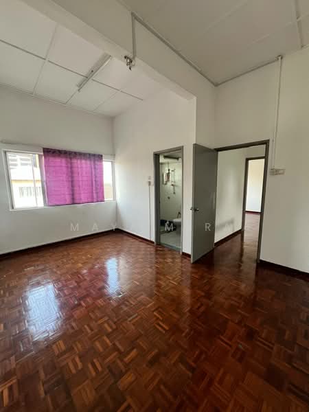 Townhouse for Sale in Seksyen 9 (Shah Alam) - Maya Myra - Living Room - PropertyGuru.com.my