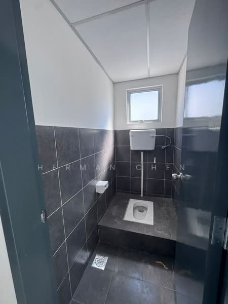 Shop for Sale in Bandar Indahpura (Kulai) - Herman Chen - Bathroom - PropertyGuru.com.my