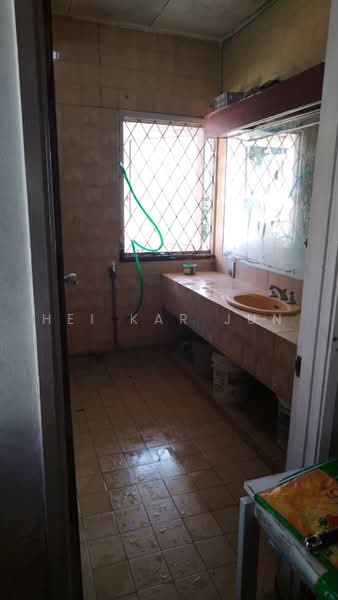 Bungalow House for Sale in Ampang Hilir (Ampang) - Hei Kar Jun - Bathroom - PropertyGuru.com.my