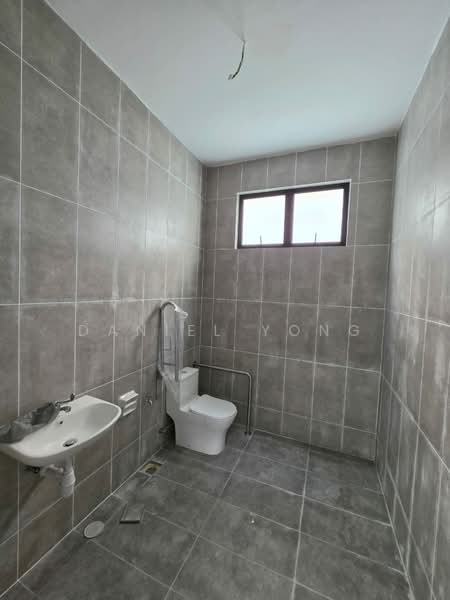 Kilang untuk Disewa di Eco Business Park 1 (Johor Bahru) - Daniel Yong - Bathroom - PropertyGuru.com.my