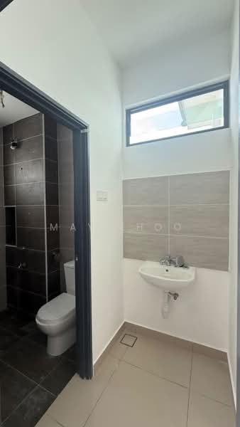 Rumah Teres 2-Tingkat untuk Dijual di Taman Austin Duta (Tebrau) - May Khoo - Bathroom - PropertyGuru.com.my