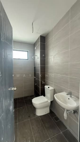 Rumah Teres 2-Tingkat untuk Dijual di Taman Austin Duta (Tebrau) - May Khoo - Bathroom - PropertyGuru.com.my