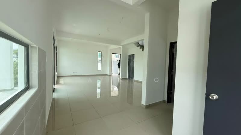 Rumah Teres 2-Tingkat untuk Dijual di Taman Austin Duta (Tebrau) - May Khoo - Living Room - PropertyGuru.com.my