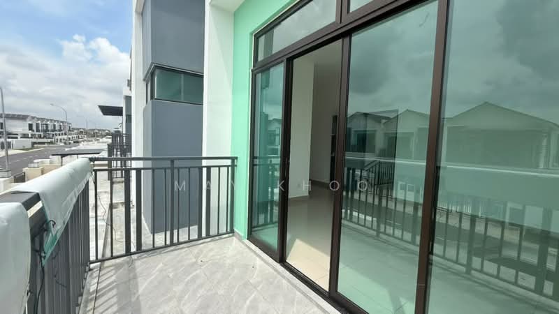 Rumah Teres 2-Tingkat untuk Dijual di Taman Austin Duta (Tebrau) - May Khoo - Balcony - PropertyGuru.com.my