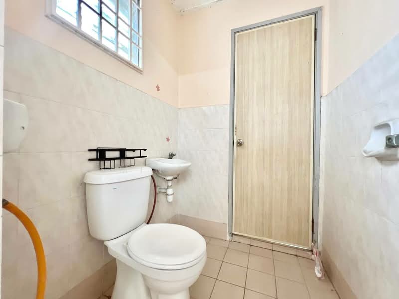 2-storey Terraced House for Sale in Bandar Baru Bangi (Selangor) - Yasmin Sulaiman - Bathroom - PropertyGuru.com.my