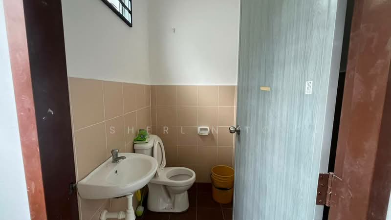 2-storey Terraced House for Sale in Pontian (Johor) - Sherlin To - Bathroom - PropertyGuru.com.my