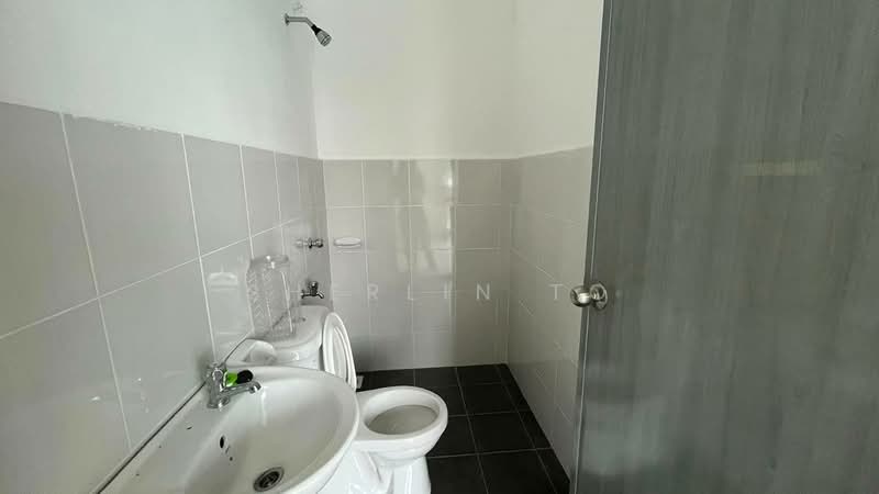 2-storey Terraced House for Sale in Pontian (Johor) - Sherlin To - Bathroom - PropertyGuru.com.my