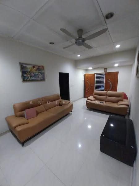 1-storey Terraced House for Sale in SS5 (Petaling Jaya) - Angie Chai - Living Room - PropertyGuru.com.my