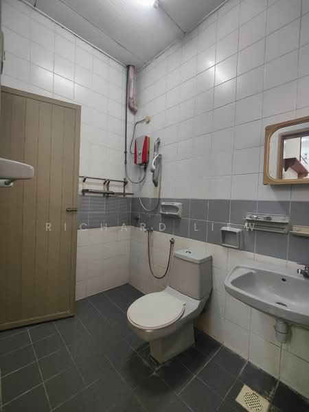 Rumah Teres 2-Tingkat untuk Dijual di Damansara Jaya (Petaling Jaya) - Richard Liew - Bathroom - PropertyGuru.com.my