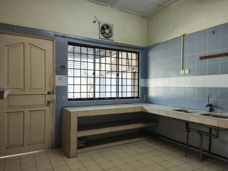 Rumah Teres 2-Tingkat untuk Dijual di Damansara Jaya (Petaling Jaya) - Richard Liew - Kitchen - PropertyGuru.com.my