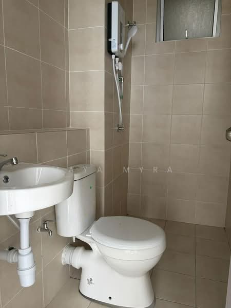 Pangsapuri untuk Disewa di RESIDENSI SELANGORKU OLEANDER - Maya Myra - Bathroom - PropertyGuru.com.my