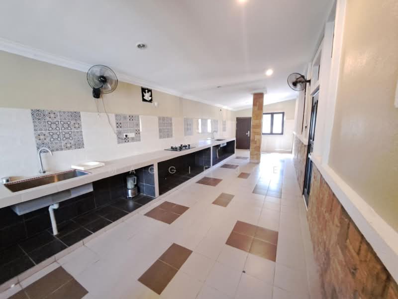 Bungalow House for Sale in Sepang (Selangor) - Maggie Joe - Kitchen - PropertyGuru.com.my
