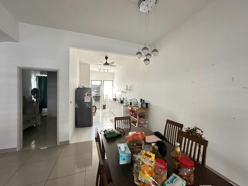 2-storey Terraced House for Sale in Taman Bestari Perdana (Pasir Gudang) - Daniel Yong - Dining Room - PropertyGuru.com.my