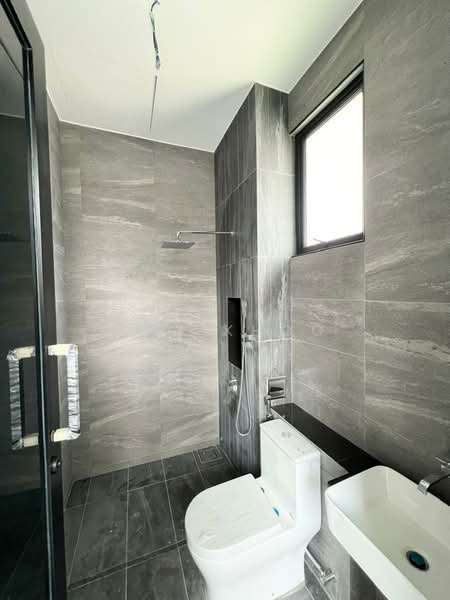 Semi-Detached House for Sale in Setia Tropika (Johor Bahru) - May Khoo - Bathroom - PropertyGuru.com.my