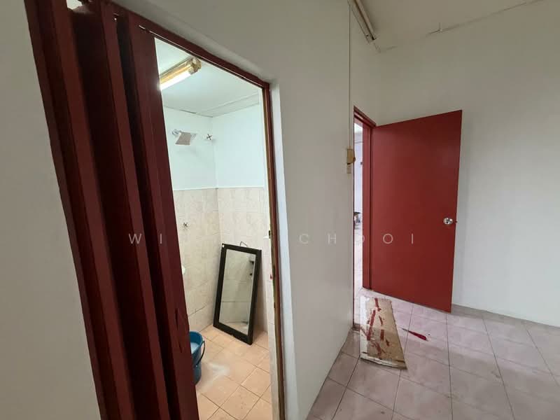 Shop / Office for Rent in Bandar Kajang (Kajang) - Winnie Chooi - Bathroom - PropertyGuru.com.my