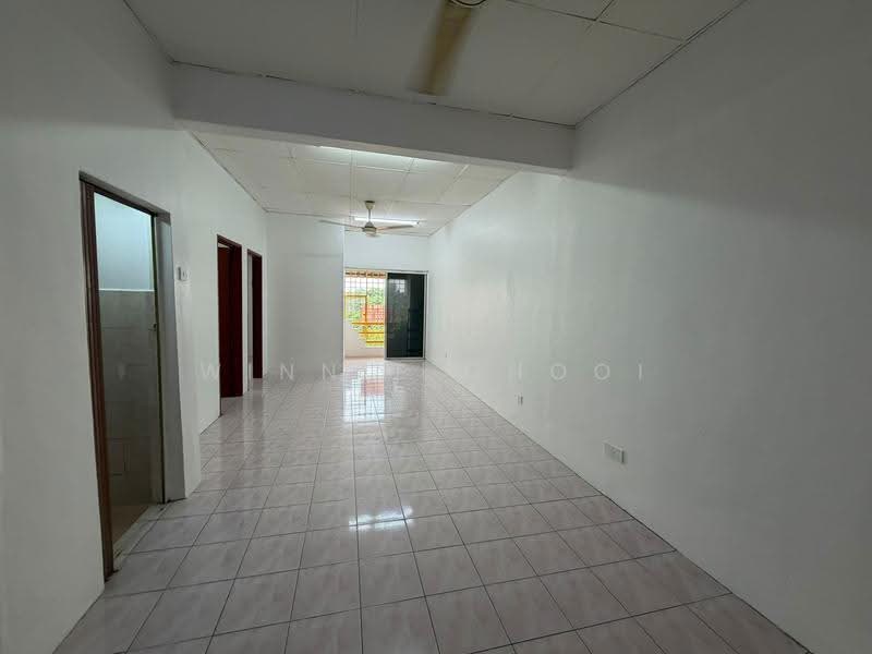Shop / Office for Rent in Bandar Kajang (Kajang) - Winnie Chooi - Living Room - PropertyGuru.com.my