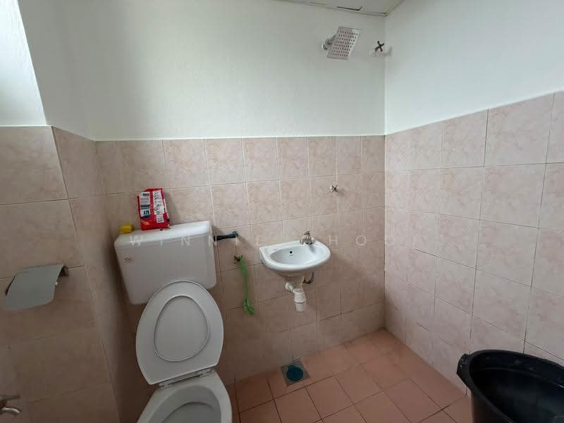 Shop / Office for Rent in Bandar Kajang (Kajang) - Winnie Chooi - Bathroom - PropertyGuru.com.my