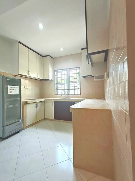 Rumah Teres 2-Tingkat untuk Dijual di Bandar Putra (Kulai) - Sandry Ong - Kitchen - PropertyGuru.com.my