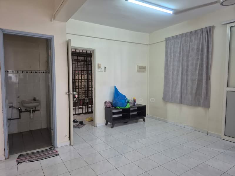 Kondominium untuk Disewa di Azuria Condominium - Abby Woo - Living Room - PropertyGuru.com.my