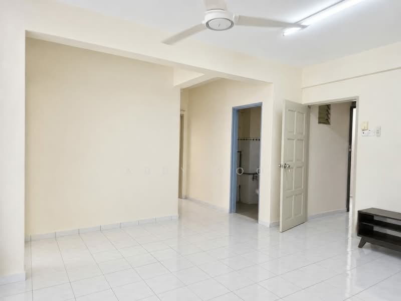 Kondominium untuk Disewa di Azuria Condominium - Abby Woo - Living Room - PropertyGuru.com.my