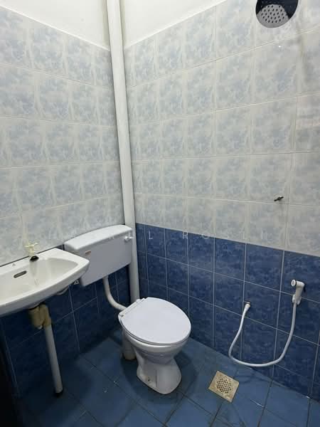 Rumah Teres 1-Tingkat untuk Dijual di Taman Tasek Indah (Semeling) - Hasrul Rosli - Bathroom - PropertyGuru.com.my