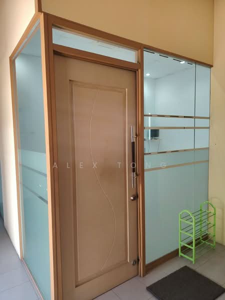 Shop / Office for Rent in Bandar Bukit Tinggi 2 (Klang) - Alex Tong - Entrance - PropertyGuru.com.my