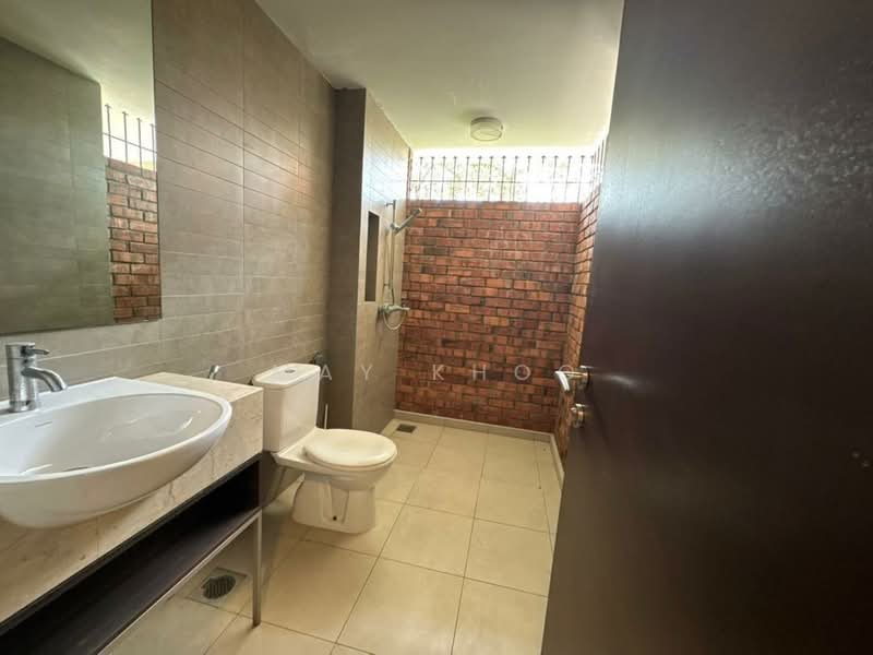 Bungalow House for Sale in Leisure Farm (Gelang Patah) - May Khoo - Bathroom - PropertyGuru.com.my