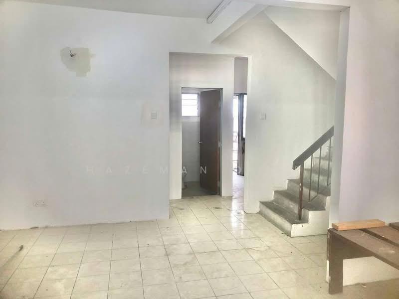 Rumah Teres 2-Tingkat untuk Dijual di Taman Lestari Putra (Seri Kembangan) - Hazeman Omar - Interior - PropertyGuru.com.my