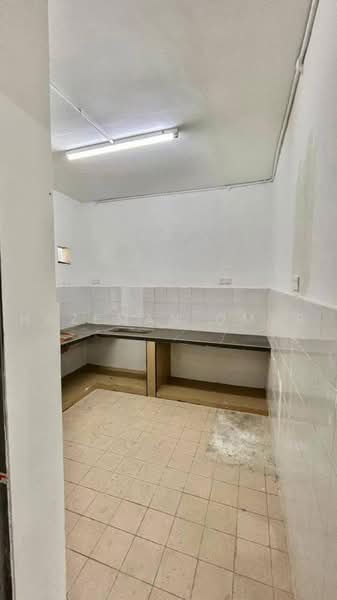 Rumah Teres 2-Tingkat untuk Dijual di Taman Lestari Putra (Seri Kembangan) - Hazeman Omar - Kitchen - PropertyGuru.com.my