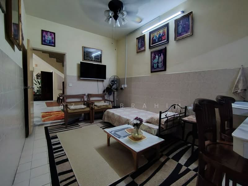 2-storey Terraced House for Sale in Bandar Tun Hussein Onn (Cheras) - Azli Ibrahim - Living Room - PropertyGuru.com.my