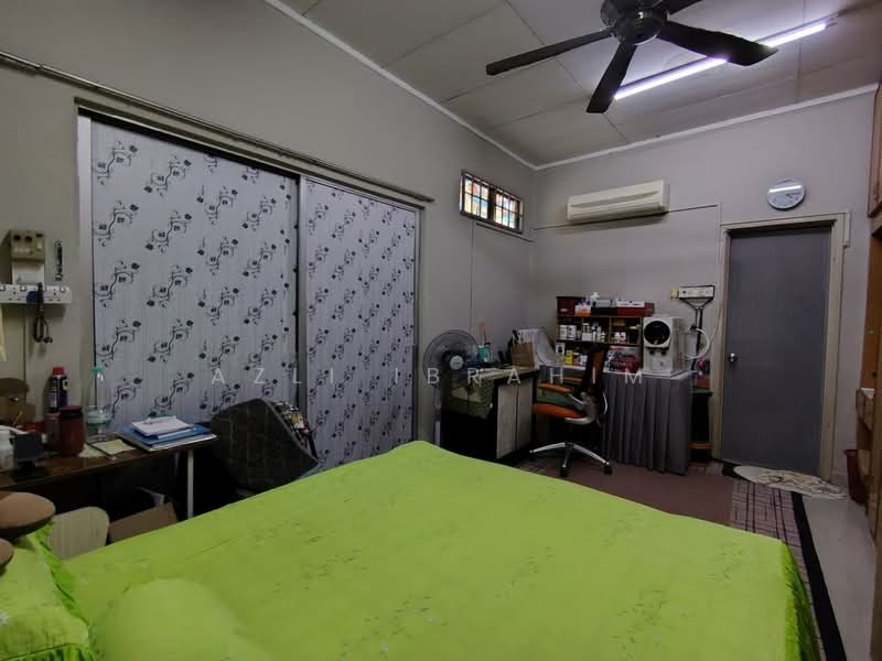 2-storey Terraced House for Sale in Bandar Tun Hussein Onn (Cheras) - Azli Ibrahim - Bedroom - PropertyGuru.com.my