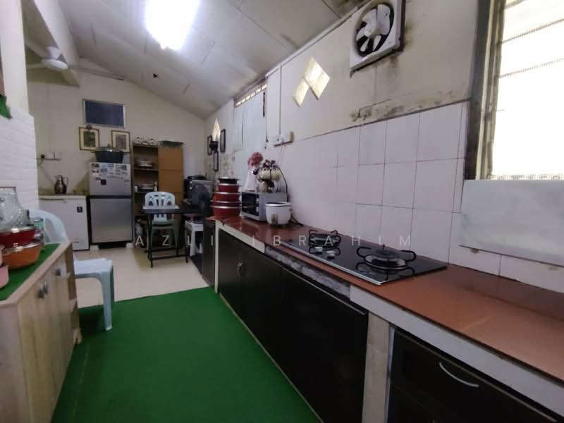 2-storey Terraced House for Sale in Bandar Tun Hussein Onn (Cheras) - Azli Ibrahim - Kitchen - PropertyGuru.com.my