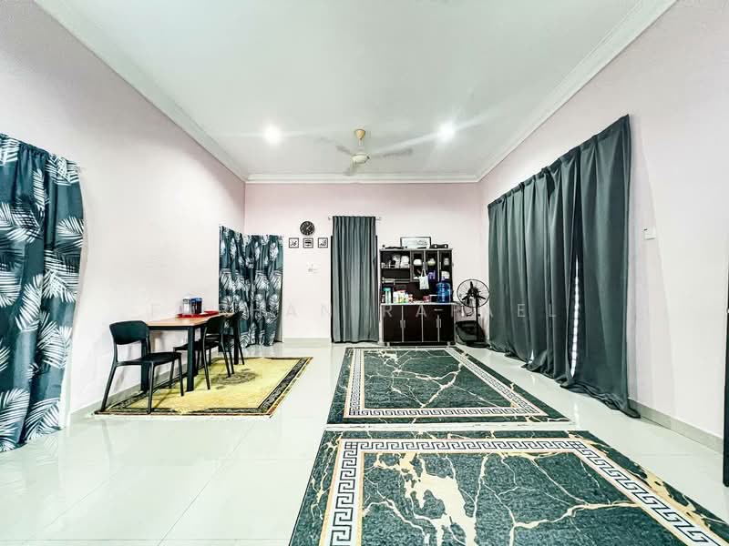 Rumah Berkembar untuk Dijual di Telok Panglima Garang (Selangor) - Farhan Rafael - Dining Room - PropertyGuru.com.my