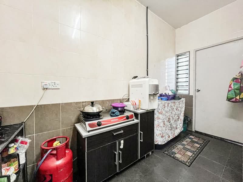 Rumah Berkembar untuk Dijual di Telok Panglima Garang (Selangor) - Farhan Rafael - Kitchen - PropertyGuru.com.my