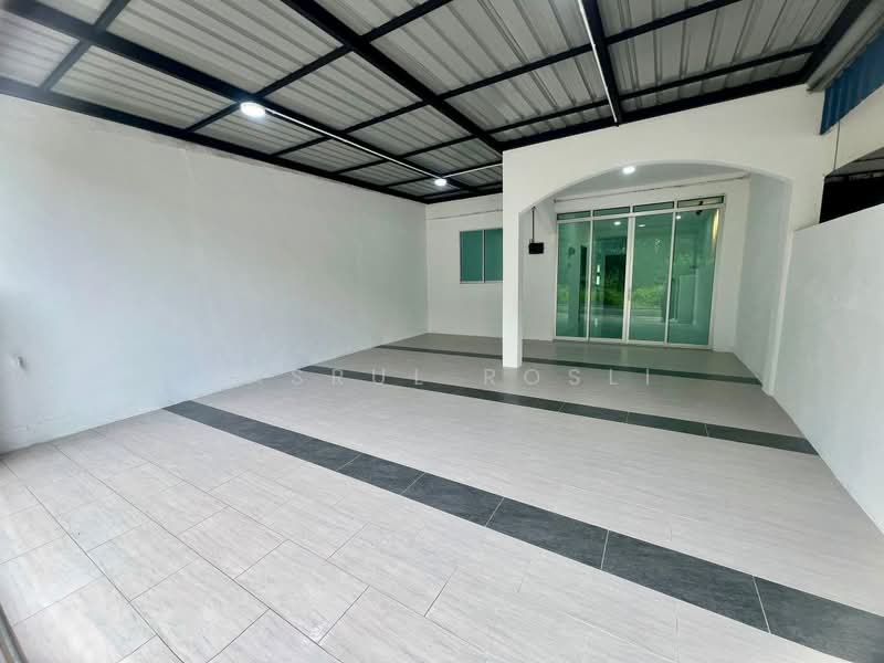 1-storey Terraced House for Sale in Taman Damai (Padang Serai) - Hasrul Rosli - Entrance - PropertyGuru.com.my