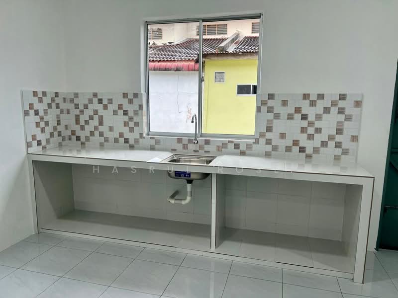 1-storey Terraced House for Sale in Taman Damai (Padang Serai) - Hasrul Rosli - Kitchen - PropertyGuru.com.my