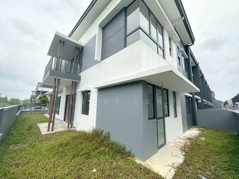 2-storey Terraced House for Sale in Sungai Buloh (Selangor) - Lucas Loh - Exterior - PropertyGuru.com.my