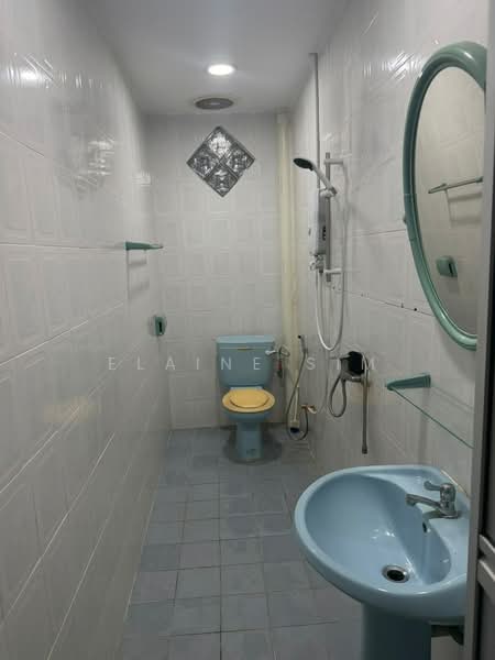 Rumah Teres 2-Tingkat untuk Disewa di Taman Putri Kulai (Kulai) - Elaine Sim - Bathroom - PropertyGuru.com.my